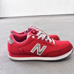 501 NEW BALANCE Women's Size 9 