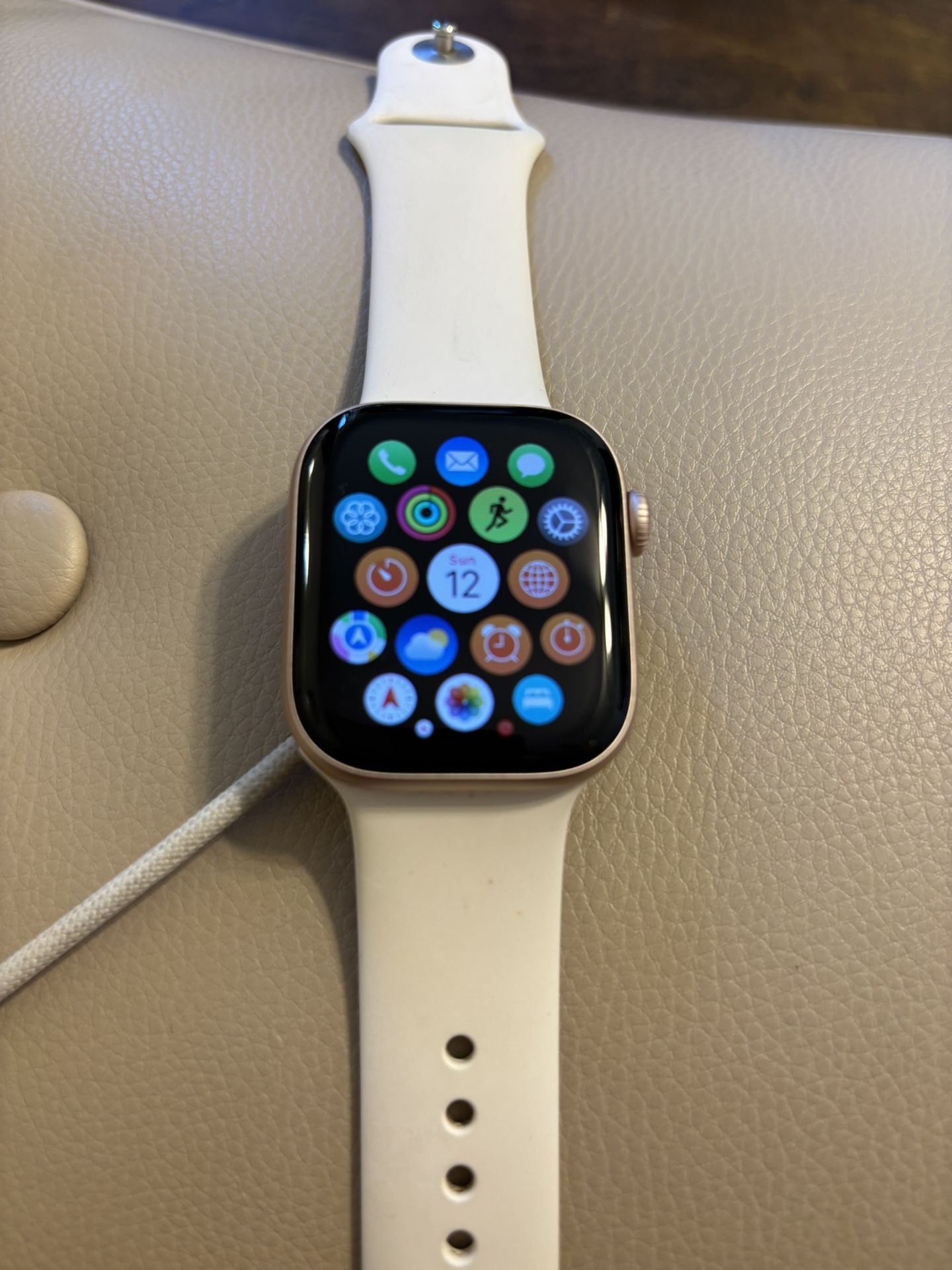 Apple Watch Series 10 (42 mm, Aluminum, Pink Sand) – Excellent Condition