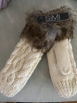 Brand New Mittens… Fits Smaller Hand