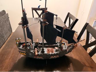 Pirates of the Caribbean Black Pearl megabloks (no box)