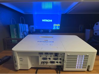 Hitachi 5000 lumens hdmi Video movie Projector