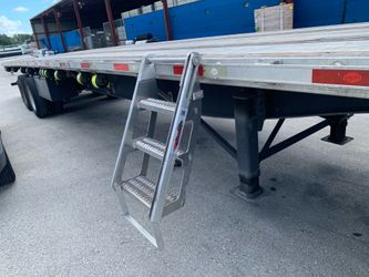 Set of two trailer ladders