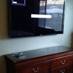 TV MOUNT