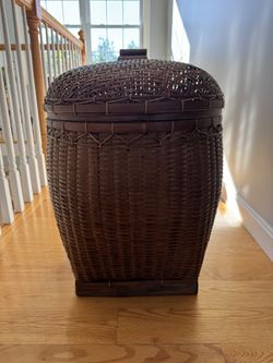 Wicker Basket (with cover) 