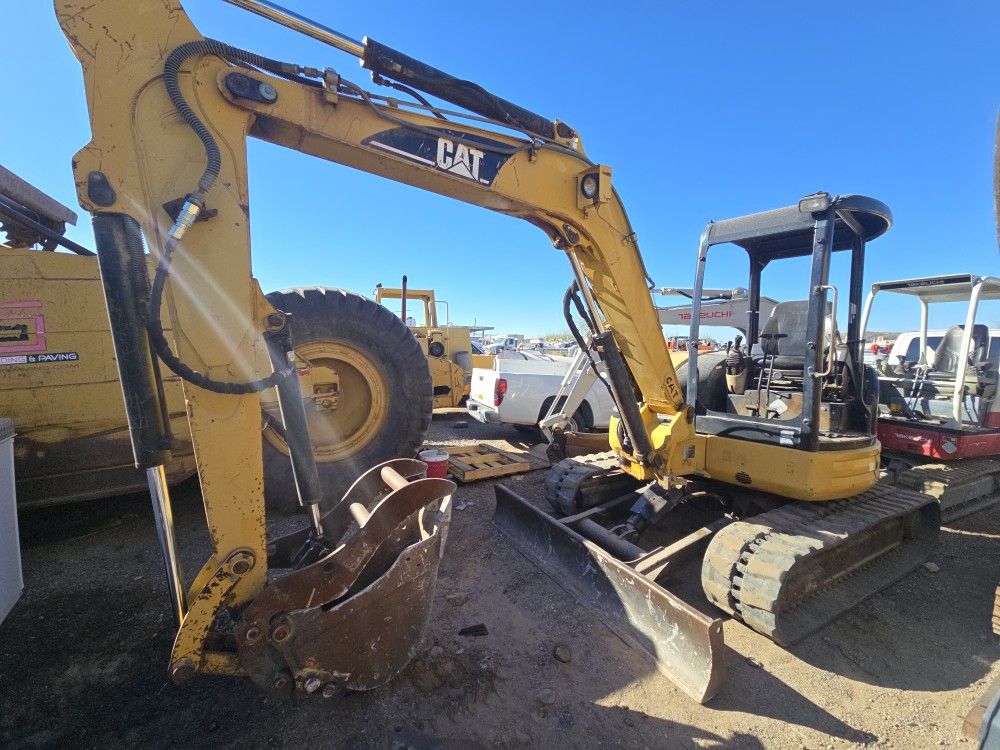 2010 cat 305 excavator