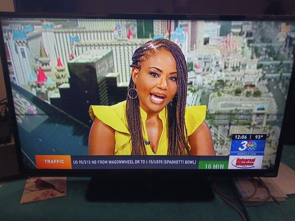 32 Inch TV- Computer Monitor for Sale in Las Vegas, NV - OfferUp