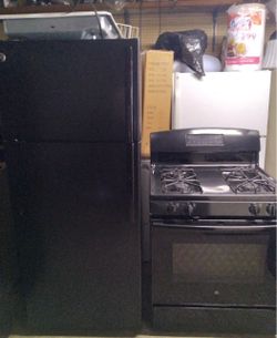 Used ser gas stove & refrigerator G&E