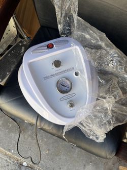 NEW Diamond Microdermabrasion Motor Base – Tested and Working  ⸻  Description  Brand-new diamond microdermabrasion vacuum base. Still in its protectiv