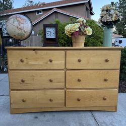 Solid Wood 6 Drawer Dresser Chest of Drawers Furniture Great Condition 