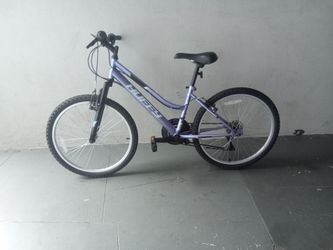 BICYCLE HUFFY 18 SPEED SIZE 24 BRAND NEW