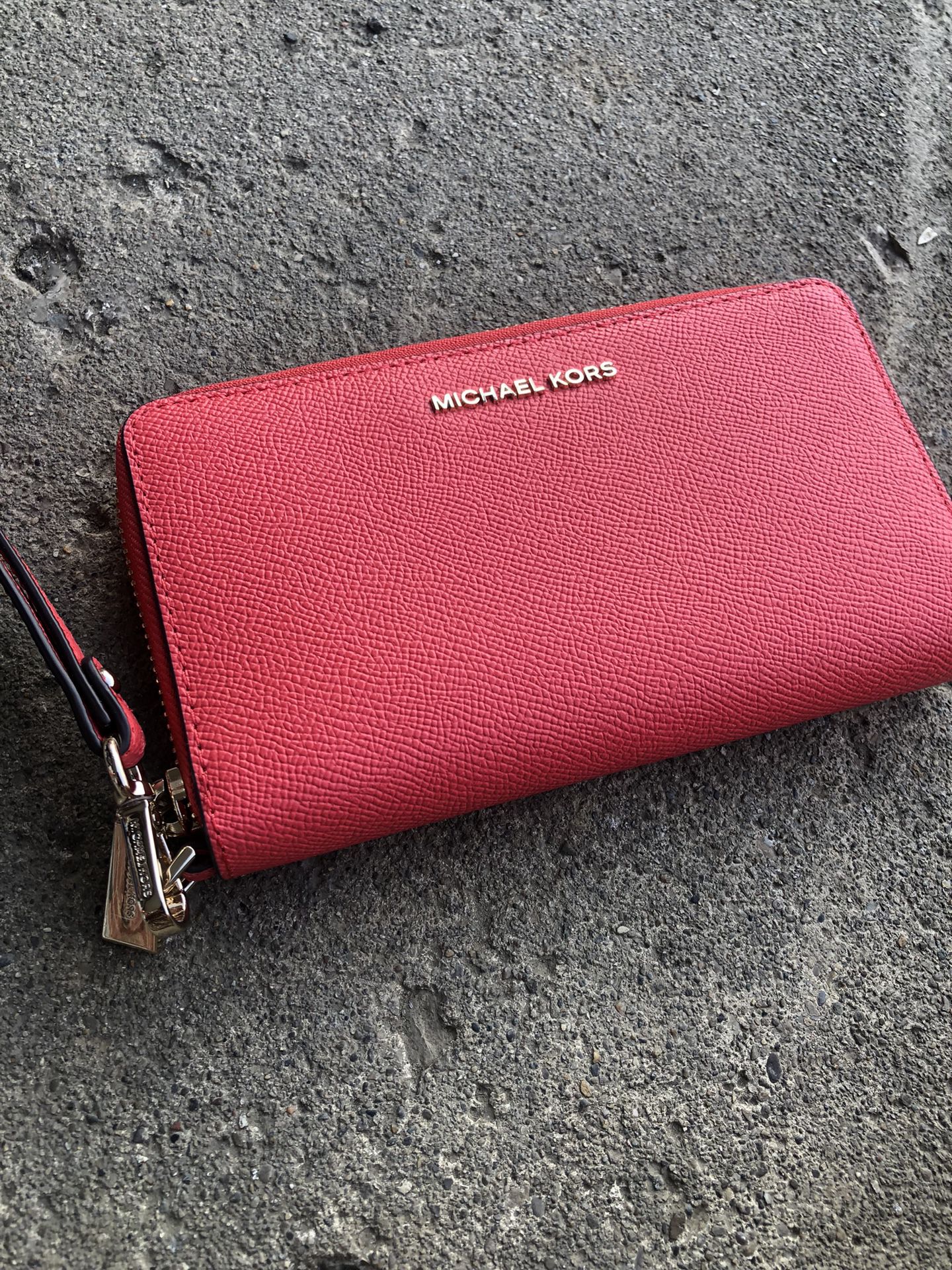 Michael Kors, pink leather wristlet/Wallet 