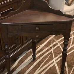 Córner Table