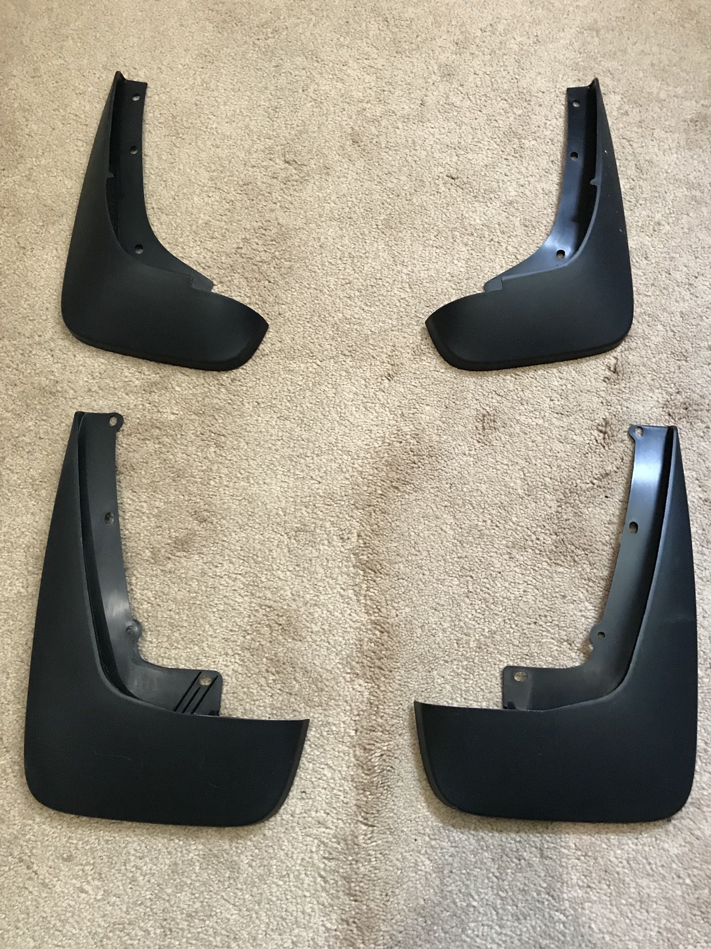 05-07 Ford taurus / mercury sable mud flaps OEM