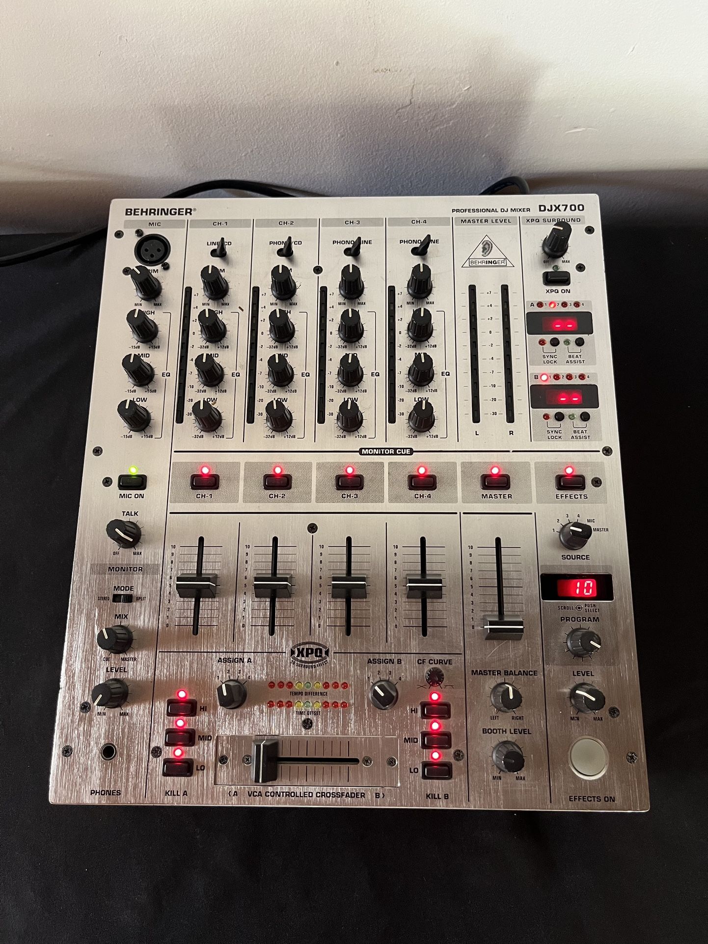 Behringer DJX700 Professional DJ Mixer 5-Channel