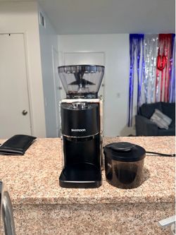 Coffee bean grinder