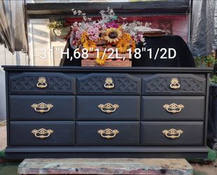 Black 9/drawer dresser