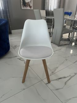 Desk chair