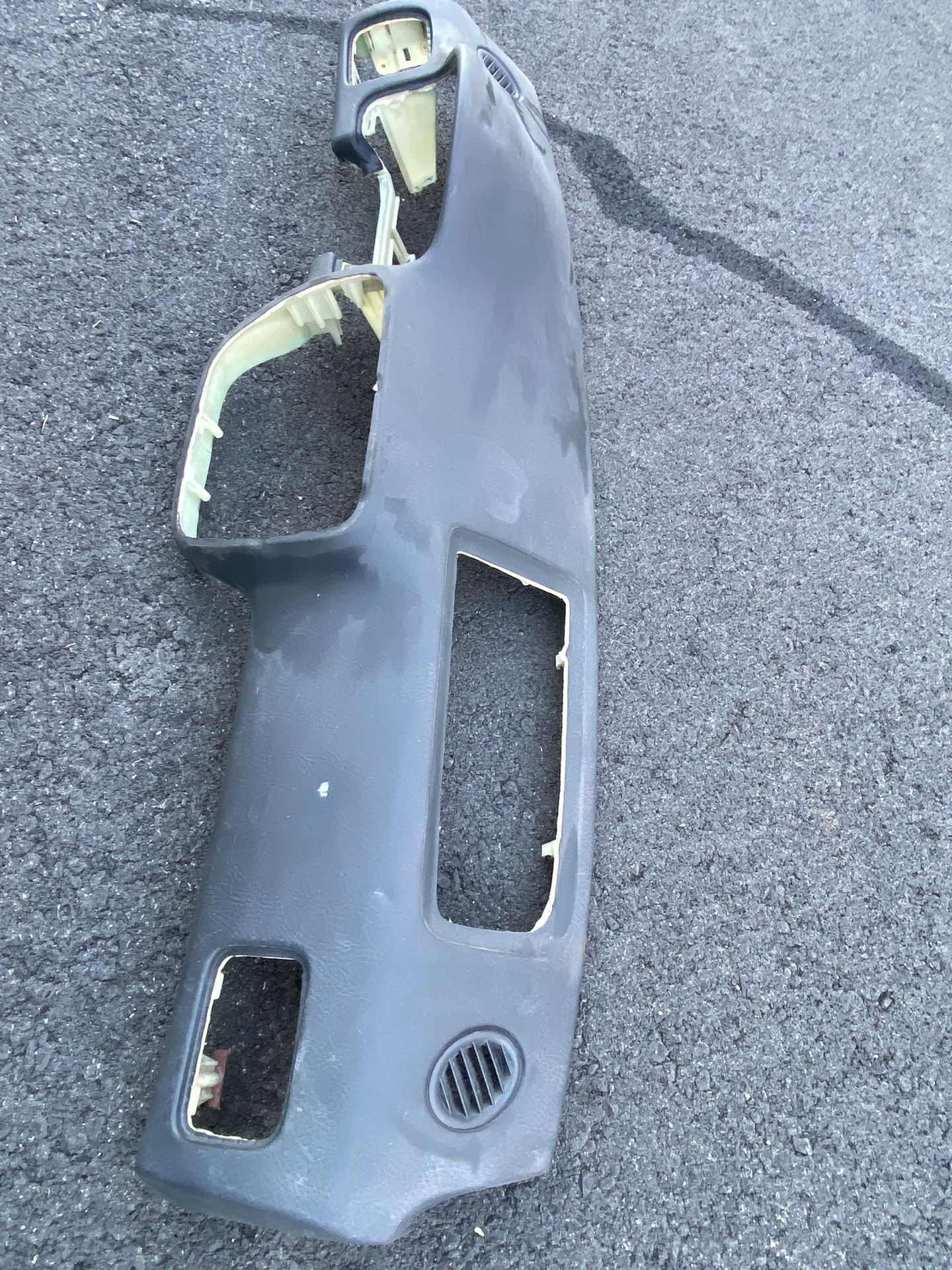 EK 96-00 Upper Dash , Wiper Cowl