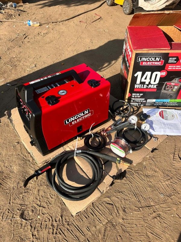 Lincoln Electric
Weld-Pak 140 Amp MIG and Flux-Core Wire Feed Welder, 115V, Aluminum Welder with Spool Gun