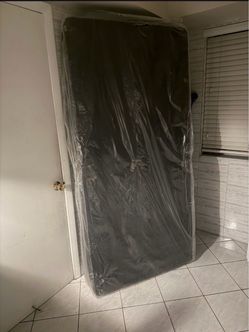 KING SIZE BOX SPRING
