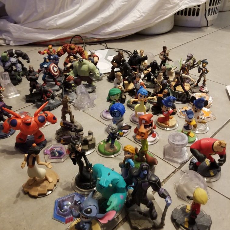 (53)Disney Infinity characters All fit $240  LOCATION Mount Dora Fla 32757. Stop