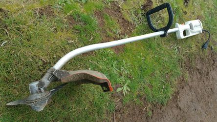 Entretener oscuridad Vegetales Stihl FE 55 Electric Weed Eater Brush Cutter Weed Wacker for Sale in Salem,  OR - OfferUp