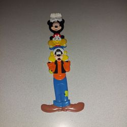 VINTAGE DISNEY WORLD 15" BACK SCRATCHER FEATURING MICKEY MOUSE, DONALD DUCK AND GOOFY 