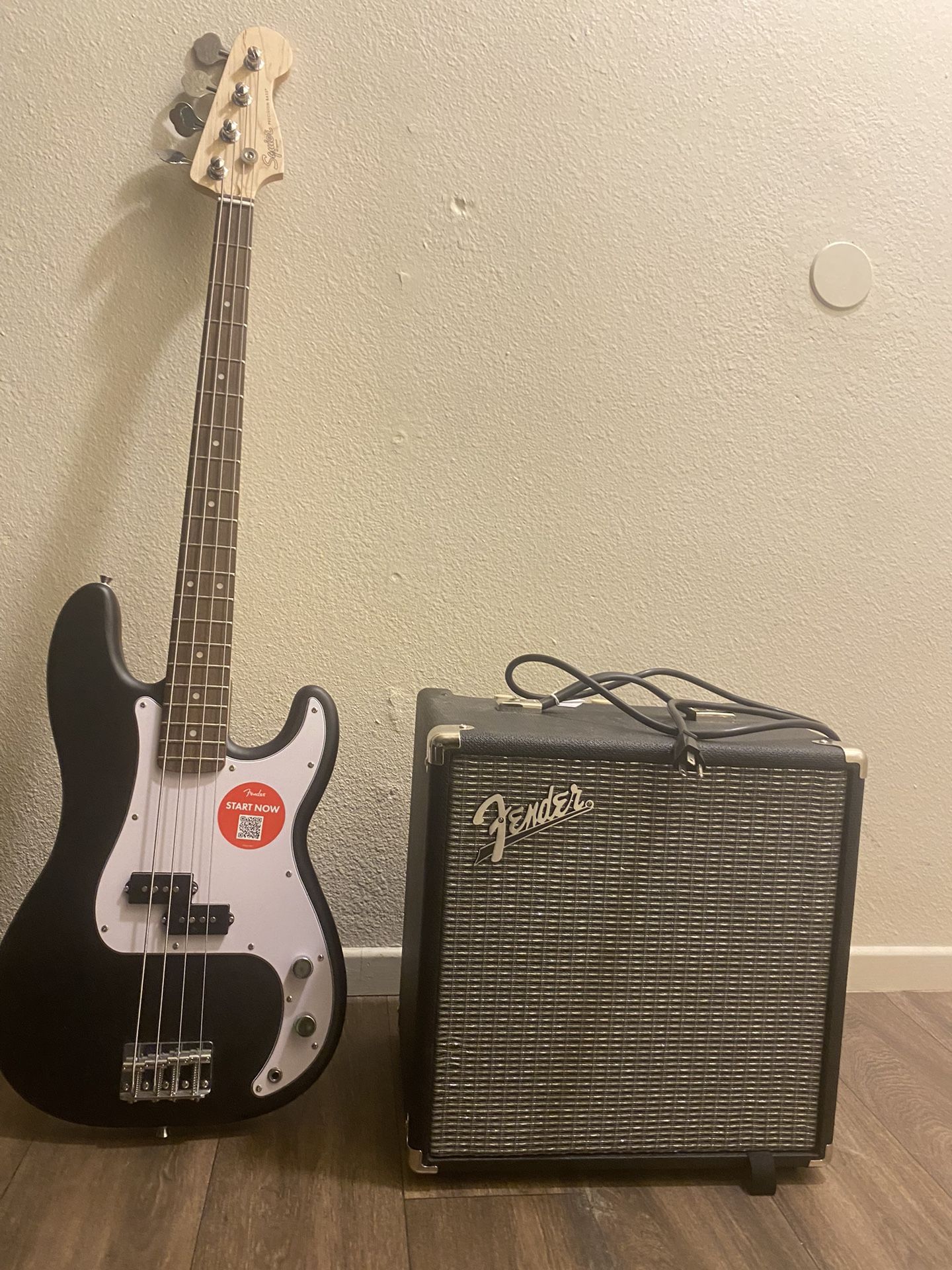 Squier Bass & Amp