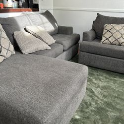 Broyhill Sofa Set