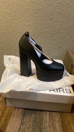 Black heels size 8