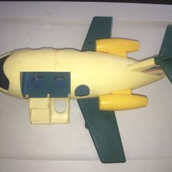 Vintage 1980 Fisher Price Little People Airplane