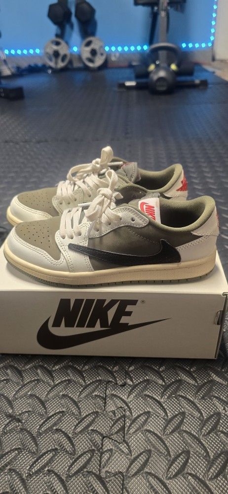Travis Scott Olive Low Size 1Y