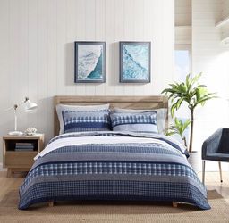 Nautica – Full/Queen Quilt Set, Reversible Bedding with Matching Shams, Plaid and Stripe Room Decor Lightweight Bed Set, College Dorm Room Essentials 