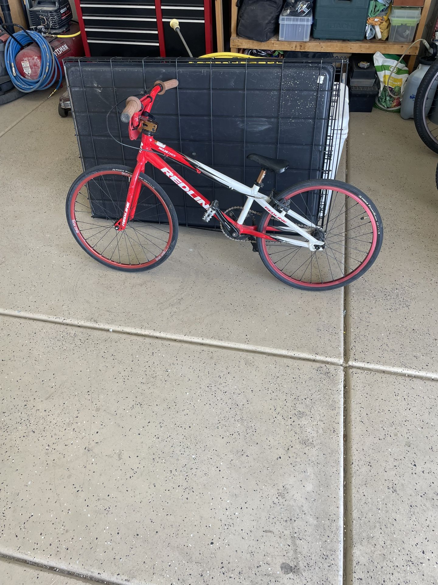 BMX bike Red Line 