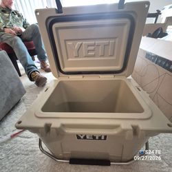 YETI Roadie 20 Hard Cooler – Discontinued & Hard to Find – Tan