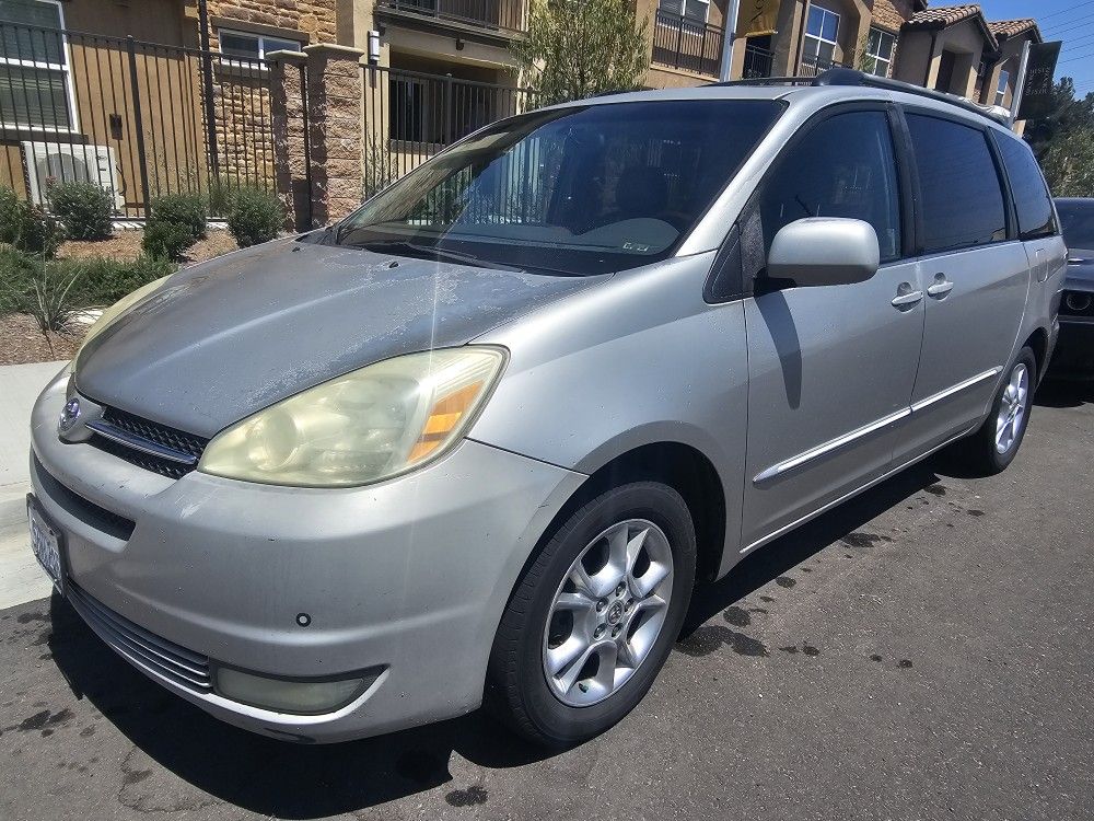2004 Toyota Sienna