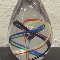 1997 GES GLASS EYE STUDIO EGG PAPERWEIGHT - SWIRLING RAINBOW RIBBONS
