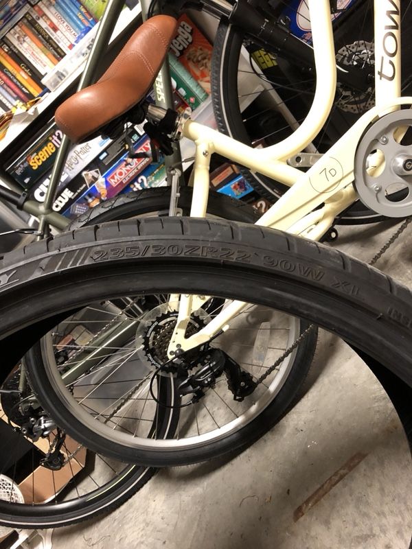235/30ZR22 90W XL low profile Lexani tires