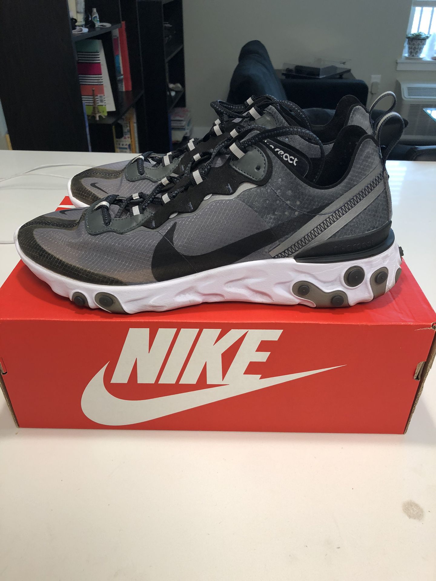 Nike React Element 87 Anthracite size 11
