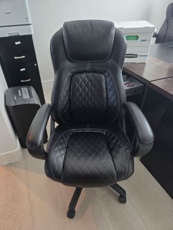 Black Executive Office Chair – High Back Leather Style – Excellent Condition