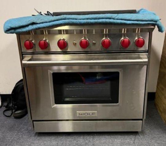 New Wolf 36" Stainless Steel Full Gas Stove