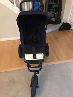 Nice Navy Blue stroller