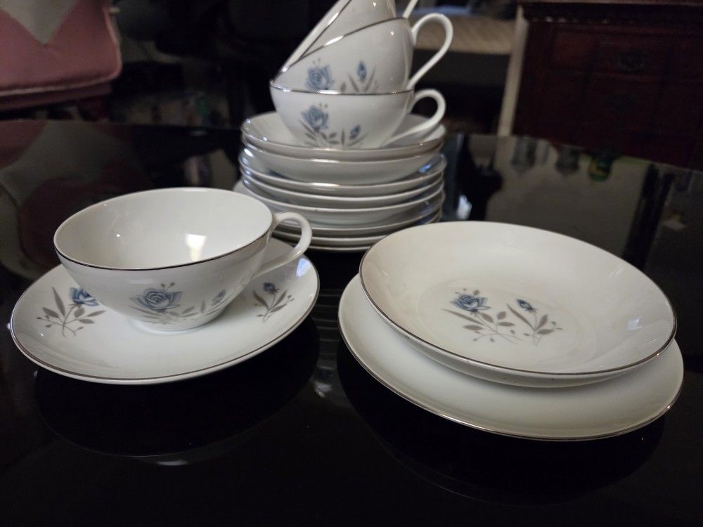 Vintage Royal Taunton Cup Set