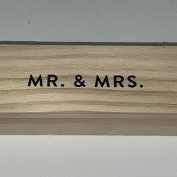 Mr And Mrs Pen With Wooden Box