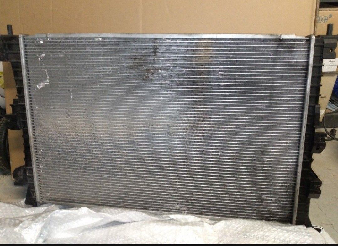 2012 - 2019 Ford Explorer Radiator