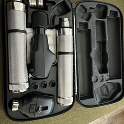 Handheld Ophthalmologist Scope