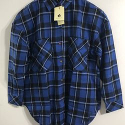 Women’s Flannel collars button down shirt  two square pockets blue plaid. S