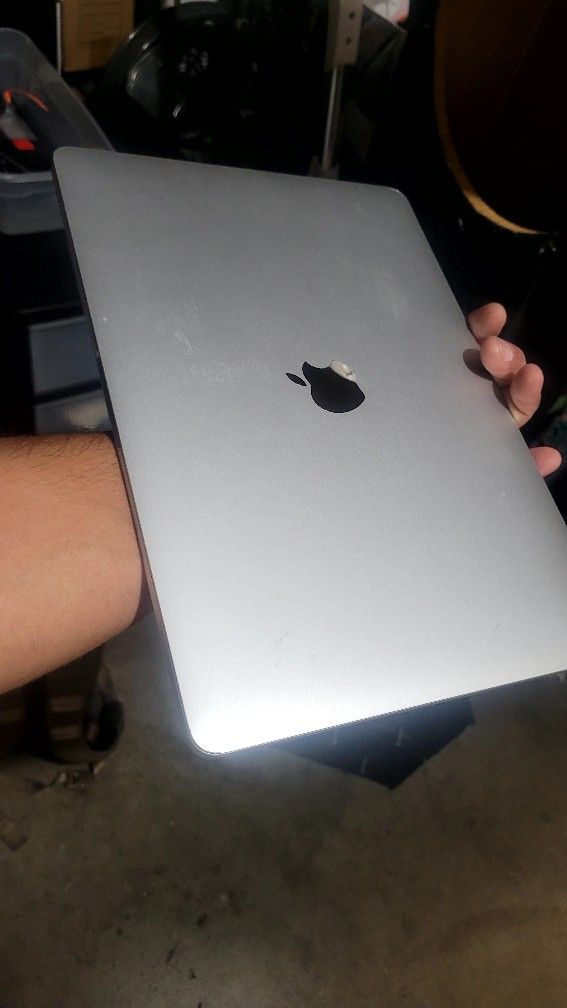 Mac Book Pro "LOCKED"