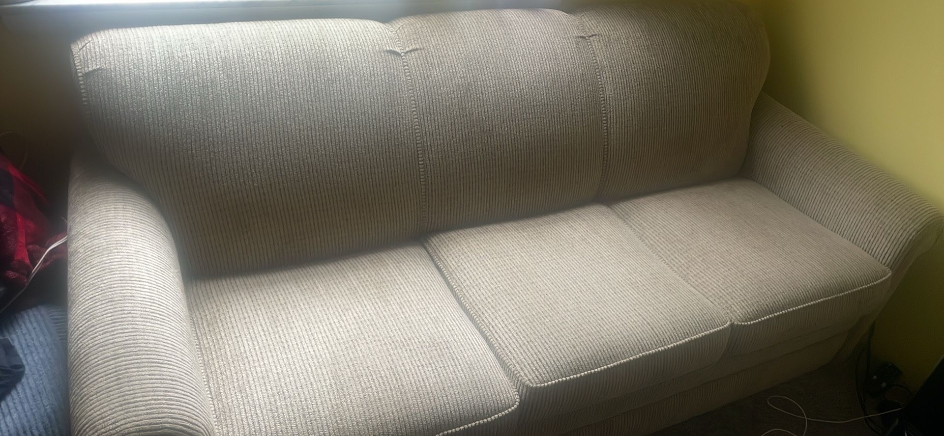 Like new pull out couch 