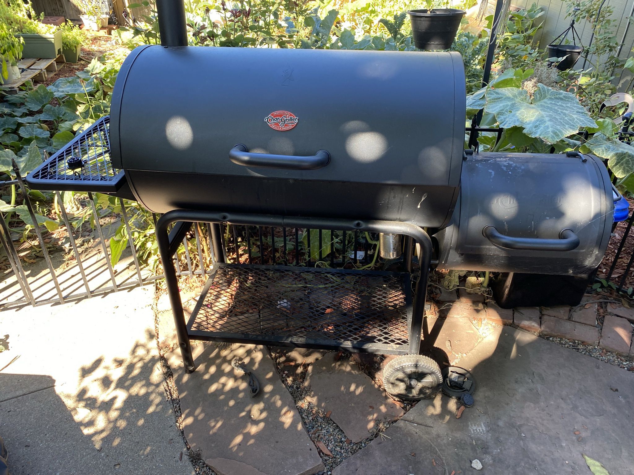 Chargriller Smoker/grill